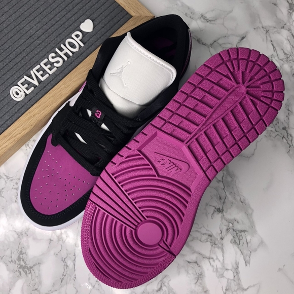 Jordan 1 Retro Low - Picture 4 of 4